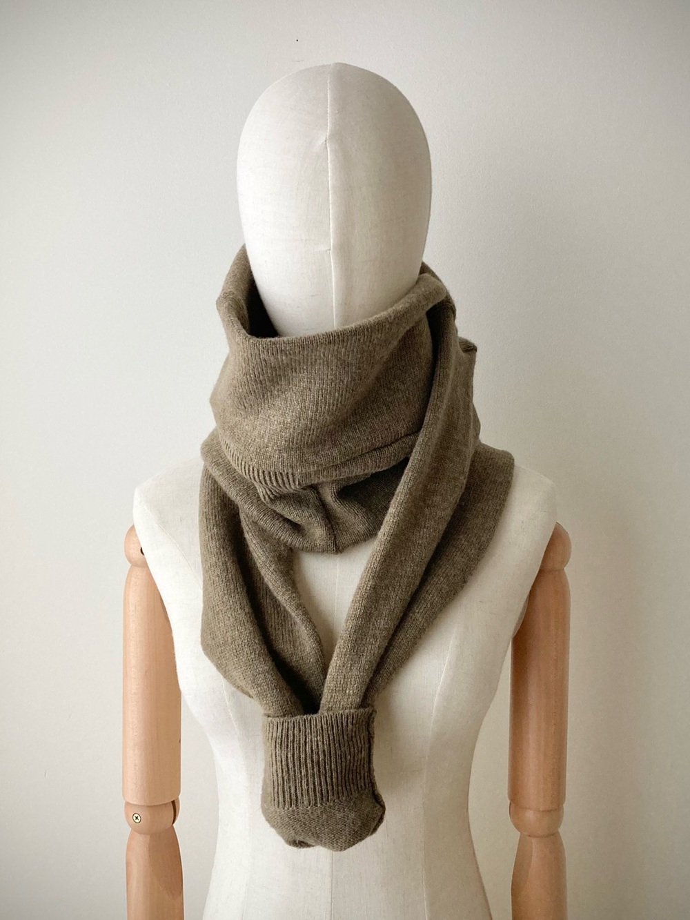 joodito 100% wool sweater wrap scarf neckwarmer preppy tie shawl camel taupe tan